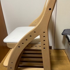 学習机用椅子　キャスター付きです。の画像