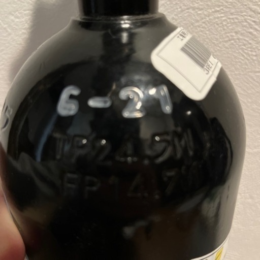 酸素ボンベ