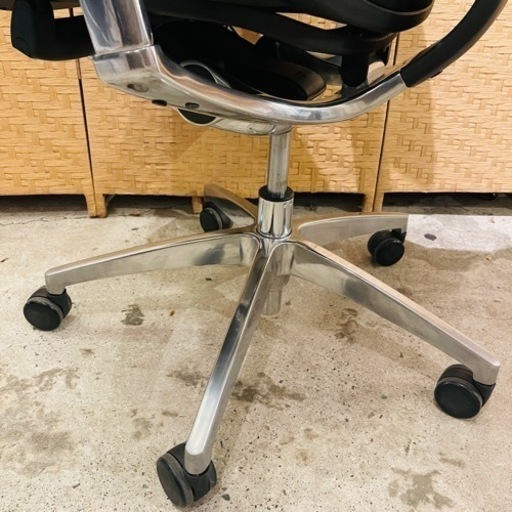 【売約済み】　Ergohuman Fit エルゴヒューマン フィット / ヘッドレスト有り　メッシュ　オフィスチェア　デスクチェア　キ
