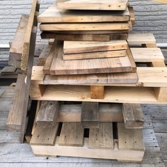 木製　パレットの画像