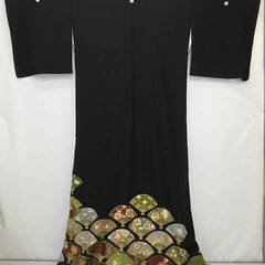 ss4780　着物　留袖　黒　扇　華やか　多色使い　金糸　刺しゅう　正装　和装　和服　フォーマル　婦人用　きもの　裏地付き　グリーン　深緑　落ち着いた　上品　女性用　留めそでの画像
