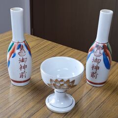仏具　御神酒徳利2本＋仏飯器