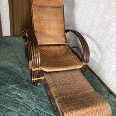 ラタンチェアの画像