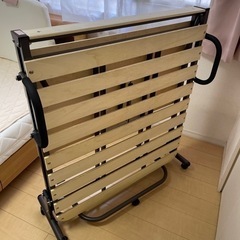 ニトリ　折りたたみベッド　シングル　キャスター付き　すのこ
