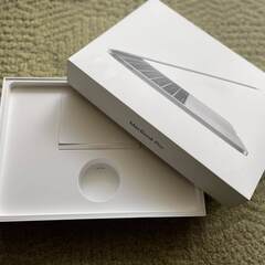 MacBook Pro 13インチ（2016、MLL42J/A、スペースグレイ）の画像