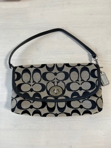 2500円から値下げ中古★ブラックCOACHポーチ★