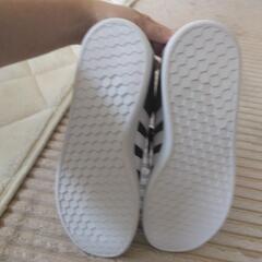 adidas、新品・未使用、23.5cm、アディダススニーカーの画像