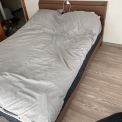 ダブルベッド