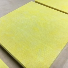 1枚あたり150円　300mm x300mm 高気密断熱材遮音吸音材　90K密度　厚さ25mmの画像