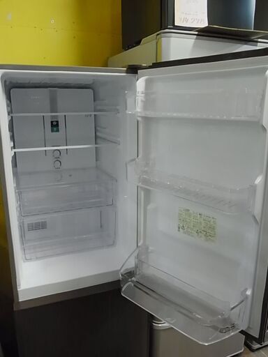 セール中につき、通常特価40,678円より5,000円引きの35,678円!　SHARP　シャープ　ノンフロン冷凍冷蔵庫　SJ-PD2