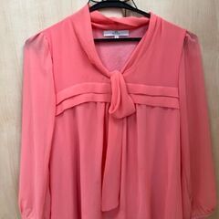 無料♪ピンクオレンジ系ブラウス👚