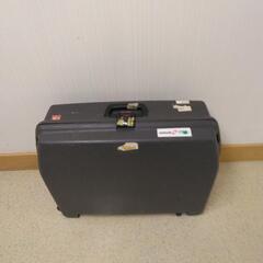 キャリーバッグ  カギ付き