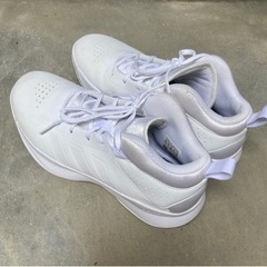 アディダス★バスケットシューズ　24cm