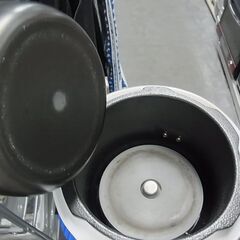 セール中につき、通常特価6,578円より30％引きの4,604円!　siroca　シロカ　電気圧力鍋　SP-D121　ホワイト　無水調理　スロー調理　マイコン　2019年製の画像