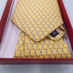 フェラガモ ネクタイ 犬 動物柄 ドッグモチーフ イエロー系 シルク100% FERRAGAMO 未使用 札幌市東区 新道東店の画像