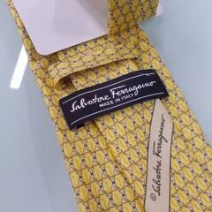 フェラガモ ネクタイ 犬 動物柄 ドッグモチーフ イエロー系 シルク100% FERRAGAMO 未使用 札幌市東区 新道東店の画像