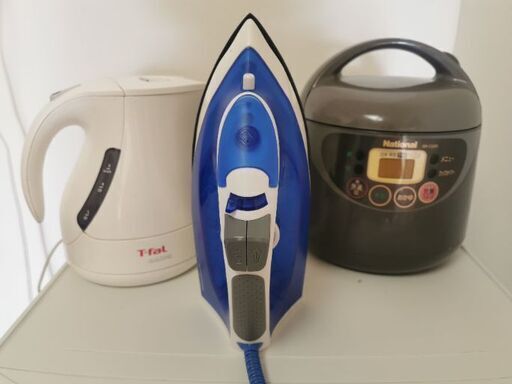 アイロン、湯沸かし器、炊飯器