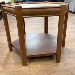 Acme Furniture BROOKS hexagontable ご紹介いたします！の画像