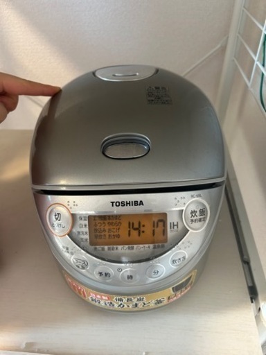 TOSHIBA 3合炊き　炊飯器