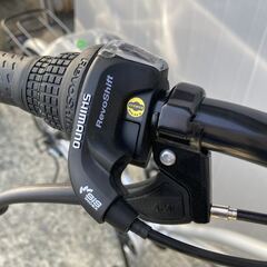 新品・未使用　ママチャリ　オートライト　 26インチ　シマノ製6段変速　シルバーの画像