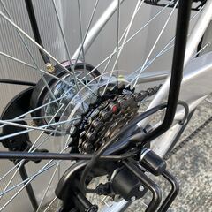 新品・未使用　ママチャリ　オートライト　 26インチ　シマノ製6段変速　シルバーの画像
