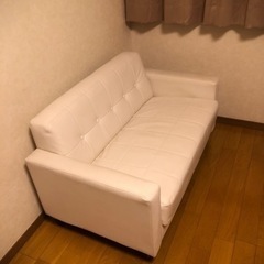 ホワイト コンパクトラブソファ2脚 受付中の画像