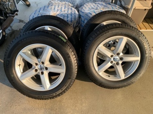 フォード　エクスプローラー　純正タイヤ