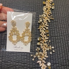 結婚式/ウェディング　ヘッドセットとピアスのセットの画像
