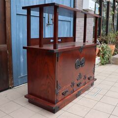 岩手の伝統工芸家具、岩谷堂箪笥 欅材を使用した漆塗りサイド