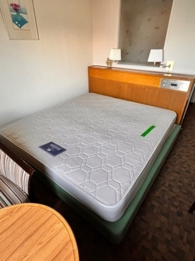 シモンズ キング マットレス ベッド