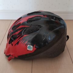 50円で。幼児用のヘルメットです。の画像