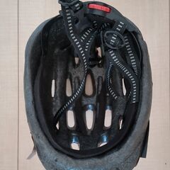 50円で。幼児用のヘルメットです。の画像