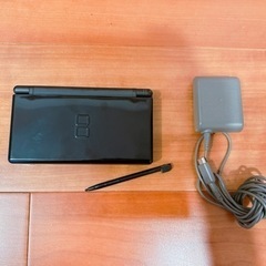 【おまけソフト付き】ニンテンドーDS Lite (ジェットブラッ...
