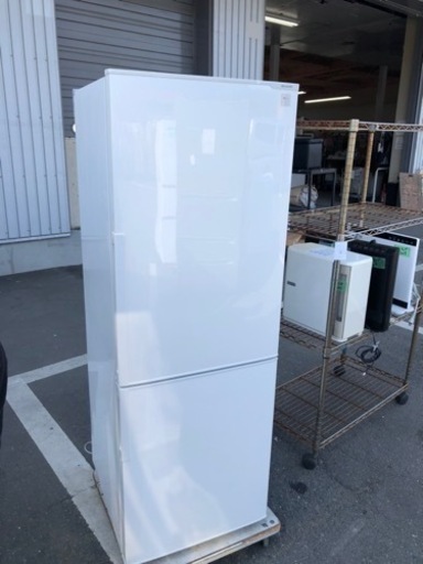5km以内配送無料　保証付き 2020年　ハイセンス 冷蔵庫 幅55.4cm 282L ホワイト HR-D2801W 3ドア 右開き 