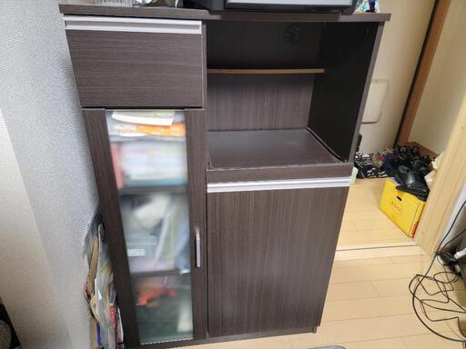 木目調の棚