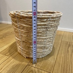 カゴ 植木入れ 植木鉢 ゴミ箱の画像