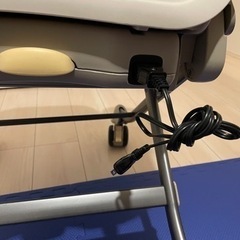 Combi 電動ハイローチェアの画像