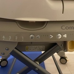 Combi 電動ハイローチェアの画像