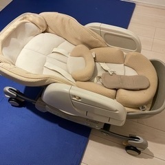 Combi 電動ハイローチェアの画像