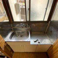 （何でもご相談ください）大阪府大東市・屋根に穴が空いてしまっていた2階建て一軒家！！戸建てに激安で住めるチャンス！  - 不動産