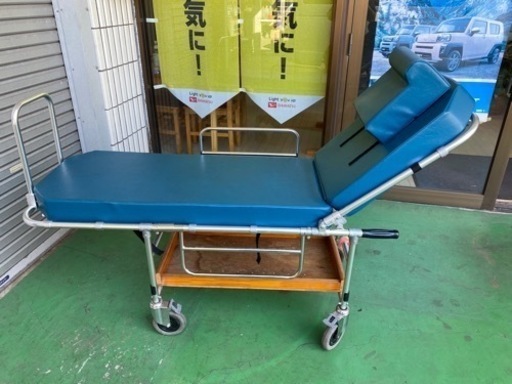 ストレッチャー　トヨタハイエース純正品