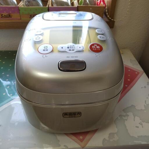 TOSHIBA   炊飯器5.5合炊き
