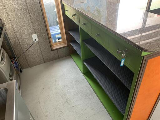 大理石カウンターテーブル 鍵付き収納付き！長さ153x奥行き45x高さ95cm