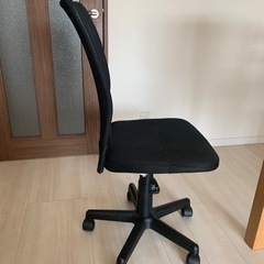 ブラックの椅子の画像