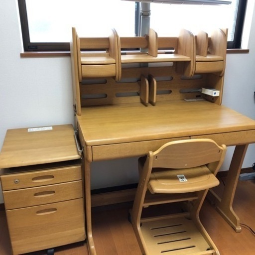 イトーキ学習机、椅子