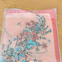 【未使用】スカーフ　花柄　ピンク系の画像