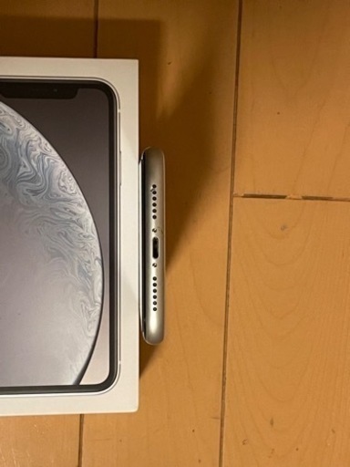 美品iPhone XR SIMﾌﾘｰ　純正充電器など付属品完備（画面ｼｰﾄ､ｹｰｽ有）