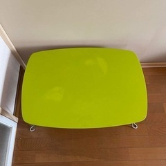 カラーテーブル　折りたたみテーブルの画像