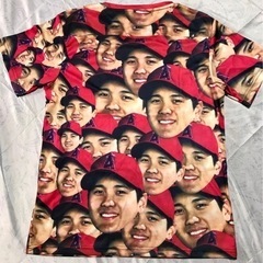 売り切れました、ありがとうございました。残り1枚‼️  大谷翔平　顔だらけTシャツ　Mサイズの画像