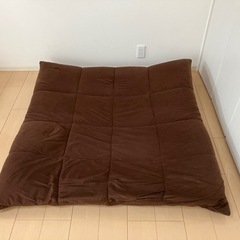 茶色のソファーベッドですの画像